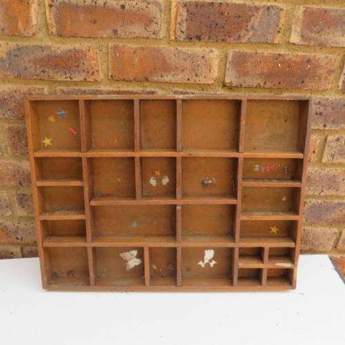 OLD WOODEN PRINTERS TRAY - 555 X 410 X 50 MM - NEEDS SOME TLC - PLEASE HAVE A LOOK