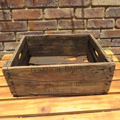 WOW!!! - OLD WOODEN CRATE- 425 X 330 MM - 160 MM HIGH - UNITED PRETORIA DAIRIS