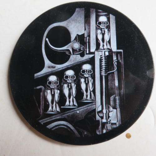 UNUSUAL METAL COASTER - 90 MM - GUN -  A MUST FOR YOUR BAR OR PUB - PLEASE HAVE A LOOK