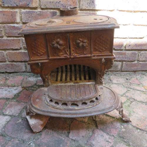 OLD CAST IRON STOVE - FALKIRK NO. 6 - TOP APPR. 400 X 250 MM - 450 MM HIGH - NEEDS TLC