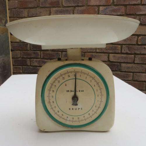 OLD KRUPS KITCHEN SCALE - 25 LBS - BY 2 OZ