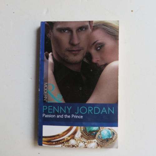 MILLS & BOON - PASSION AND THE PRINCE - PENNY JORDAN