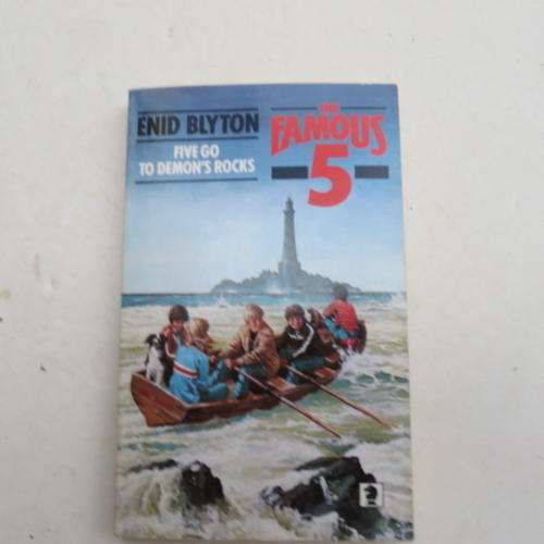 ENID BLYTON - THE FAMOUS 5 - FIVE GO TO DEMON'S ROCK - 1983