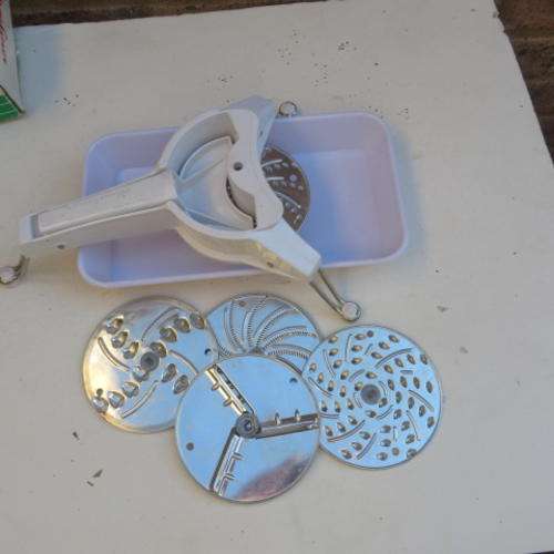 OLD PLASTIC MOULINEX - MOULI JULIENNE GRATER WITH FIVE DISCS - FRANCE