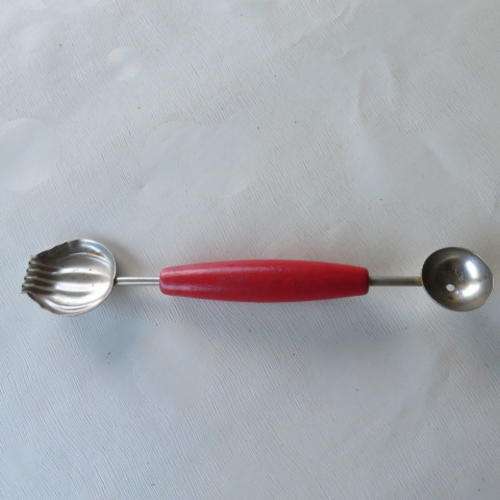 MELON BALLER WITH BUTTER CURLER
