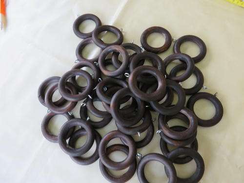 37 WOODEN CURTAIN RINGS - INTERNAL 50 MM DIAM. - 70 MM OUTSIDE