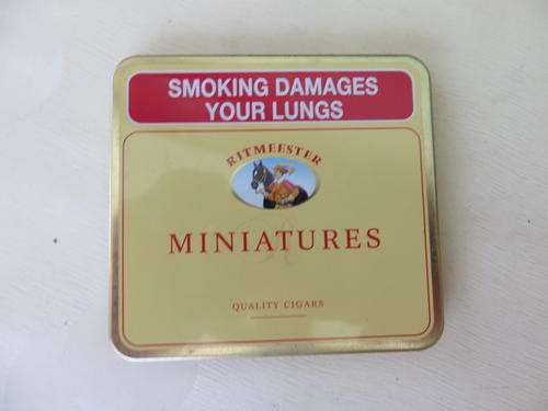 HIGHLY COLLECTABLE CIGARETTE TIN - 90 X 80 MM - 10 MM HIGH - RITMEESTER - AS PER SCAN