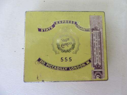 HIGHLY COLLECTABLE CIGARETTE TIN - 85 X 75 MM - 20 MM HIGH - STATE EXPRESS - AS PER SCAN