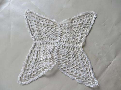 BEAUTIFUL DOILY - 150 X 150 MM. - AS PER SCAN