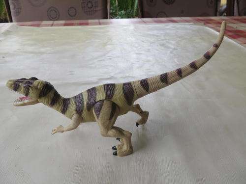 HARD PLASTIC DINOSAUR - AS PER SCAN - WILL COMBINE POSTAGE