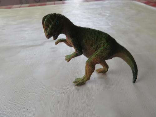 HARD PLASTIC DINOSAUR - AS PER SCAN - WILL COMBINE POSTAGE