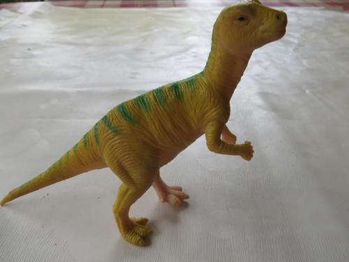 HARD PLASTIC DINOSAUR - AS PER SCAN - WILL COMBINE POSTAGE