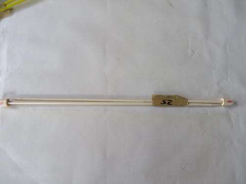 A PAIR OF KNITTING NEEDLES - SIZE 3 3/4 - JMRA - AS PER SCAN