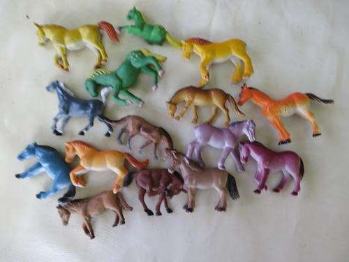 15 VARIOUS HARD PLASTIC ANIMALS - AS PER SCAN - WILL COMBINE POSTAGE