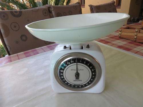 OLD KRUPS KITCHEN SCALE - 25 LBS BY 2 OZ - AS PER SCAN