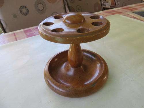 STINKWOOD PIPE STAND FOR 7 PIPES - 150 MM DIAM.  BOTTOM - 120 MM  TOP - 130 MM HIGH - KNYSNA