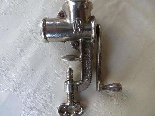 THE MOST CUTEST AND SMALLEST MINCER I HAVE EVER SEEN - 100 MM HIGH - MADE IN U.S.A.
