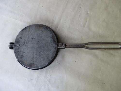 OLD WAFFLE IRON - 170 MM DIAM. - AS PER SCAN