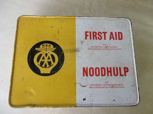 OLD AA METAL FIRST AID BOX WITH SOME EXPIRED CONTENTS - 240 X 180 MM - 60 MM HIGH - AS PER SCAN