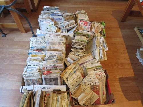 250 OLD DRESS MAKING PATTERNS - BID PER ITEM TO GET THEM ALL