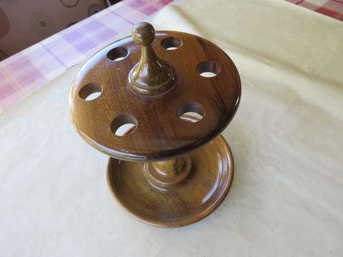 WOODEN PIPE STAND FOR SIX PIPES - 150 MM DIAM. AT THE BOTTOM - 130 MM DIAM. AT THE TOP - 160 MM HIG