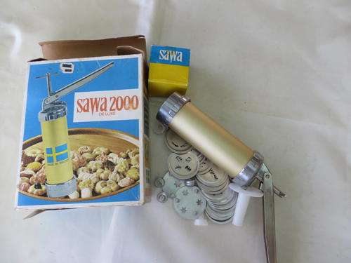 SAWA 2000 DE LUXE COOKIE AND ICING PRESS IN ORIGINAL BOX