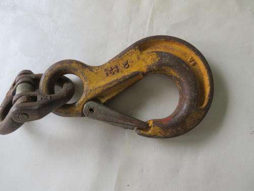 OLD  STEEL HOOK - UP TO 8 - 10 TONS - MADE IN S.A. - AS PER SCAN