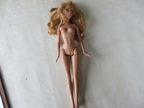 BARBIE 1999 MATTEL NO. 04821 ON BODY - 2005 ON HEAD - SPARE PARTS ONLY - AS PER SCAN
