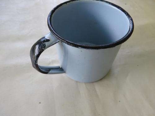 ENAMEL MUG - 85  MM DIAM. - 80 MM HIGH - AS PER SCAN