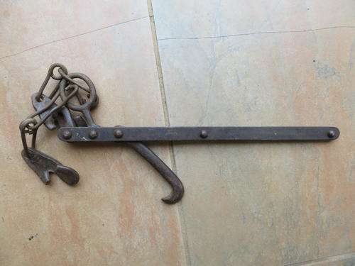 OLD AND INTERESTING FENCING HOOKS - 400 MM LONG AS PER SCAN