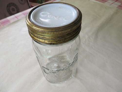 CONSOL PRESERVE JAR / INMAAK BOTTLE - 24 OZS WITH CERAMIC LID - SCREW RING RUSTY - AS PER SCAN