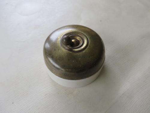 PORCELAIN / BRASS LIGHT SWITCH - 55 MM DIAM. - ENGLAND -  NOT CLEANED OR POLISHED - AS PER SCAN