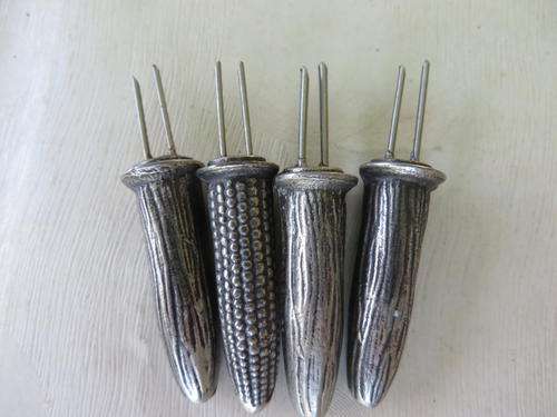 THREE OLD METAL MILLIE PICKERS - 60 MM - AS PER SCAN