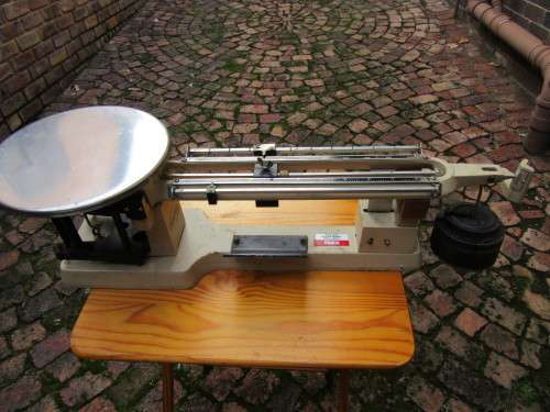 VINTAGE OHAUS HEAVY DUTY SOLUTION BALANCE SCALE UP TO 20 KG - WITH 17 KG   OF WEIGHTS - 760 MM WIDE