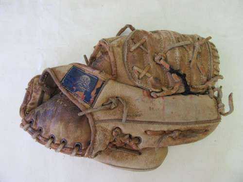 OLD BASEBALL GLOVE - ALL STAR DS 1962 - AS PER SCAN