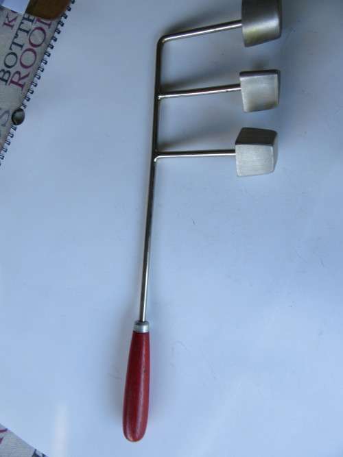 OLD DOUGH SNACKLE IRON - 140 MM WIDE - 390 MM LONG - AS PER SCAN