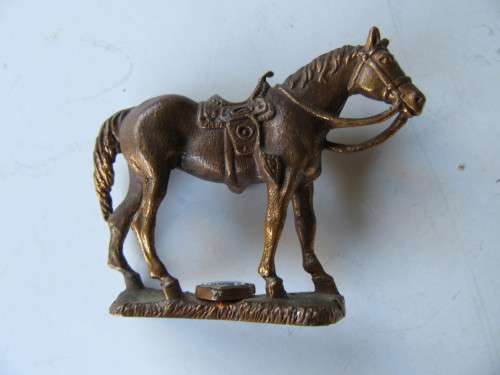 SOLID LEAD HORSE / COPPER SPRAYED - APPR. 70 X 65 MM WITH DURBAN SIGN - AS PER SCAN