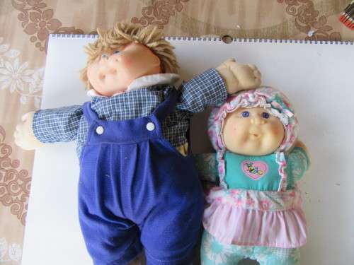 TWO CABBAGE PATCH DOLLS - 280 AND 370 MM - NO SIGNATURES - AS PER SCAN