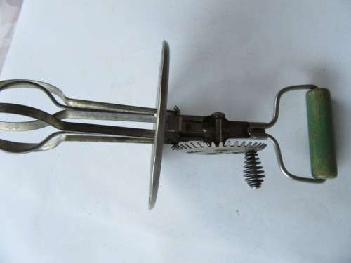 PART OF BUTTER CHURN - 130 MM DIAM. - 135 MM LONG - 290 MM OVERALL - AS PER SCAN