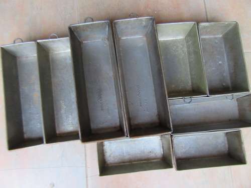 LARGE SELECTION OF OLD BAKING / BREAD LOAF FORMS - 6 KROST - 3 NO MANUFACTURER STATED - AS PER SCAN