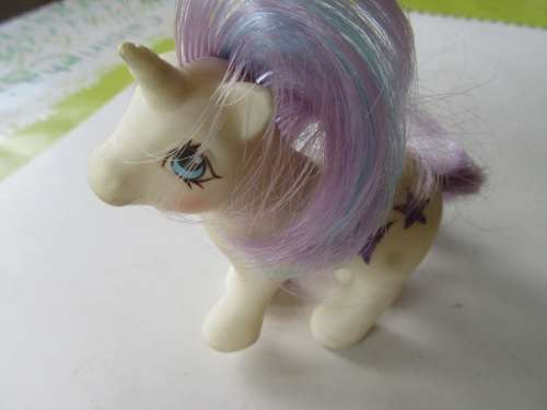 MY LTTLE UNICORN - HASBRO 1984 PATENT PENDING - AS PER SCAN