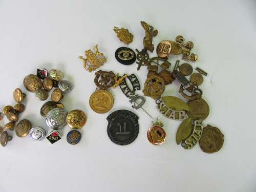 25 VARIOUS BUTTONS AND 28 BADGES OR LAPEL PINS - AS PER SCAN
