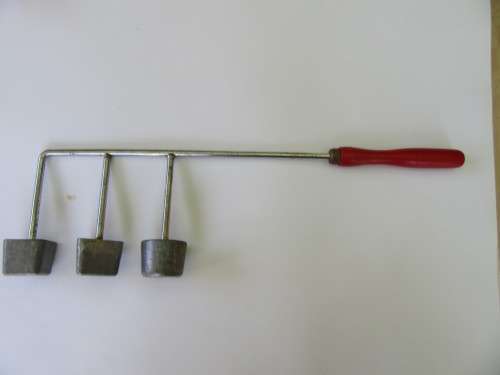 OLD DOUGH SNACKLE IRON - 150 MM WIDE - 380 MM LONG - AS PER SCAN