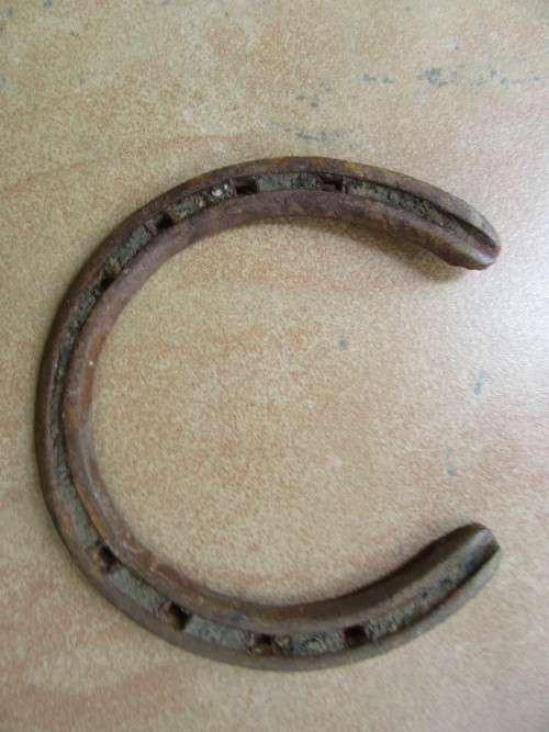FOR TSHIKO ONLY - OLD HORSE SHOE - AS PER SCAN