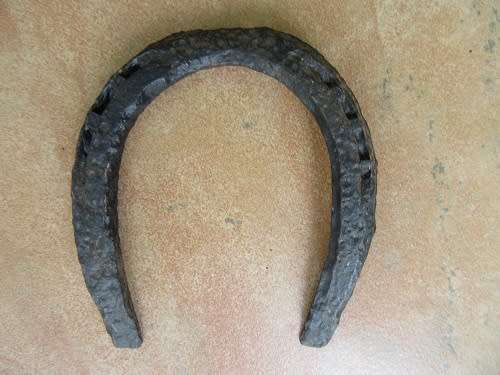 FOR TSHIKO ONLY - OLD HORSE SHOE - AS PER SCAN