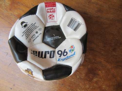 DEFLATED EURO 96 - ENGLAND - SOCCER BALL - FOR DISPLAY ONLY - AS PER SCAN