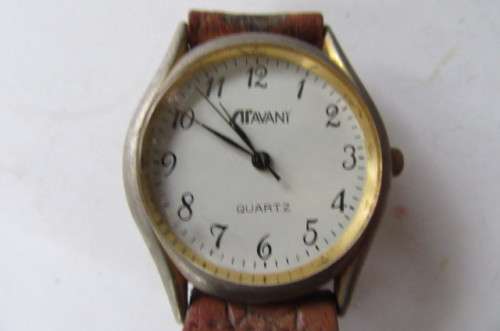 OLD AVANT WATCH - NOT WORKING - AS PER SCAN