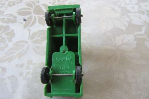 VINTAGE VINYL LAND ROVER - MADE IN GERMANY - 90 X 35 X 40 MM - AS PER SCAN