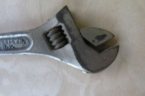 OLD DOUBLE SHIFTER - 4 - 6 INCH - CRESCENT TOOLS U.S.A. - AS PER SCAN