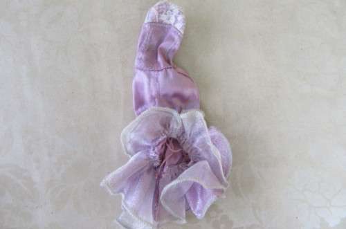 10 VARIOUS DOLLS CLOTHINGS - AS PER SCAN